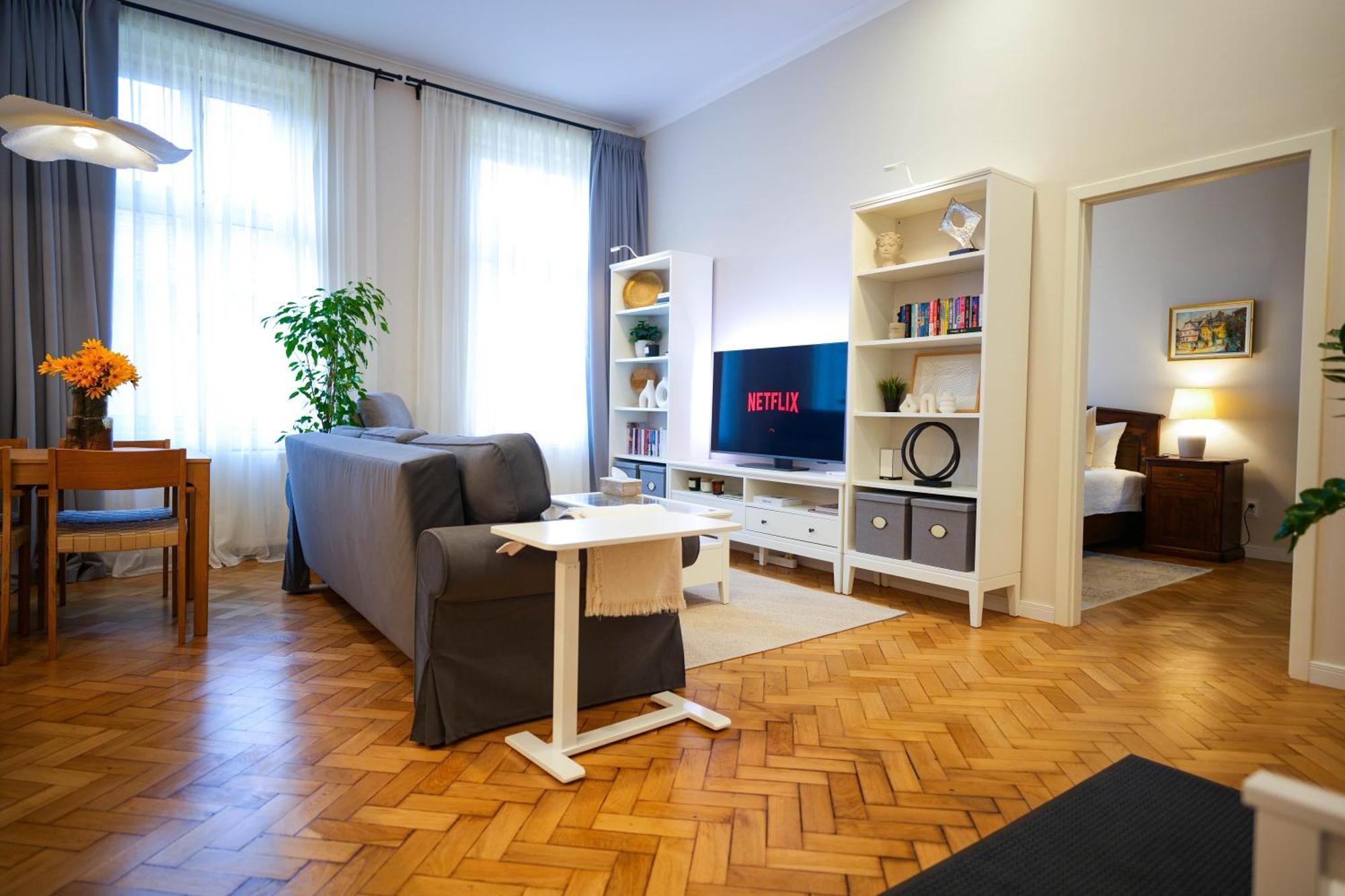 Apartment In Historic Center, Quiet Area, Ac シビウ エクステリア 写真